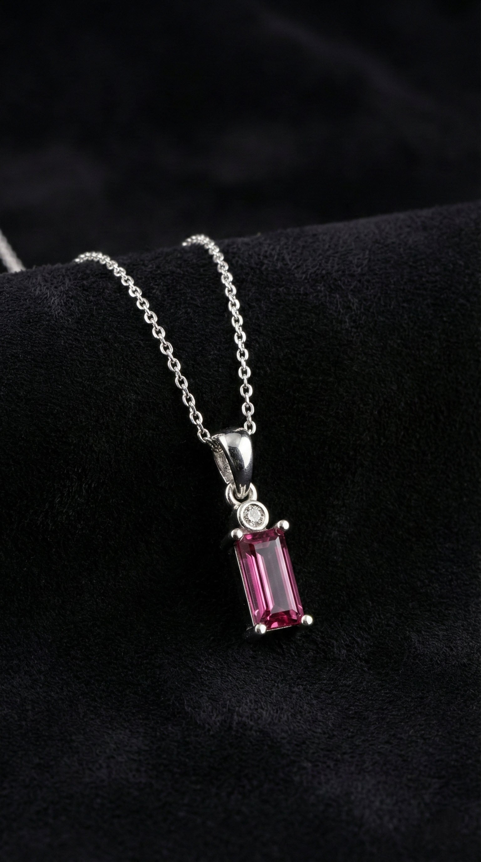 Pembe Taşlı Rodyum Tektaş Baget Gümüş Kolye