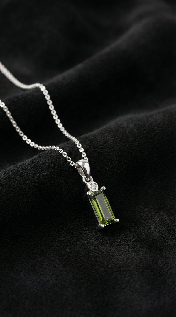 Peridot Taşlı Rodyum Tektaş Baget Gümüş Kolye