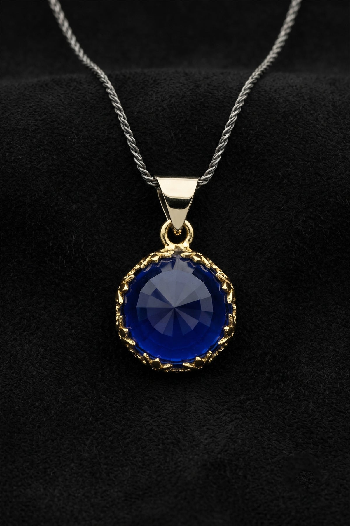 Gilded Tulip Sapphire Gemstone Pendant Necklace in 925 sterling silver
