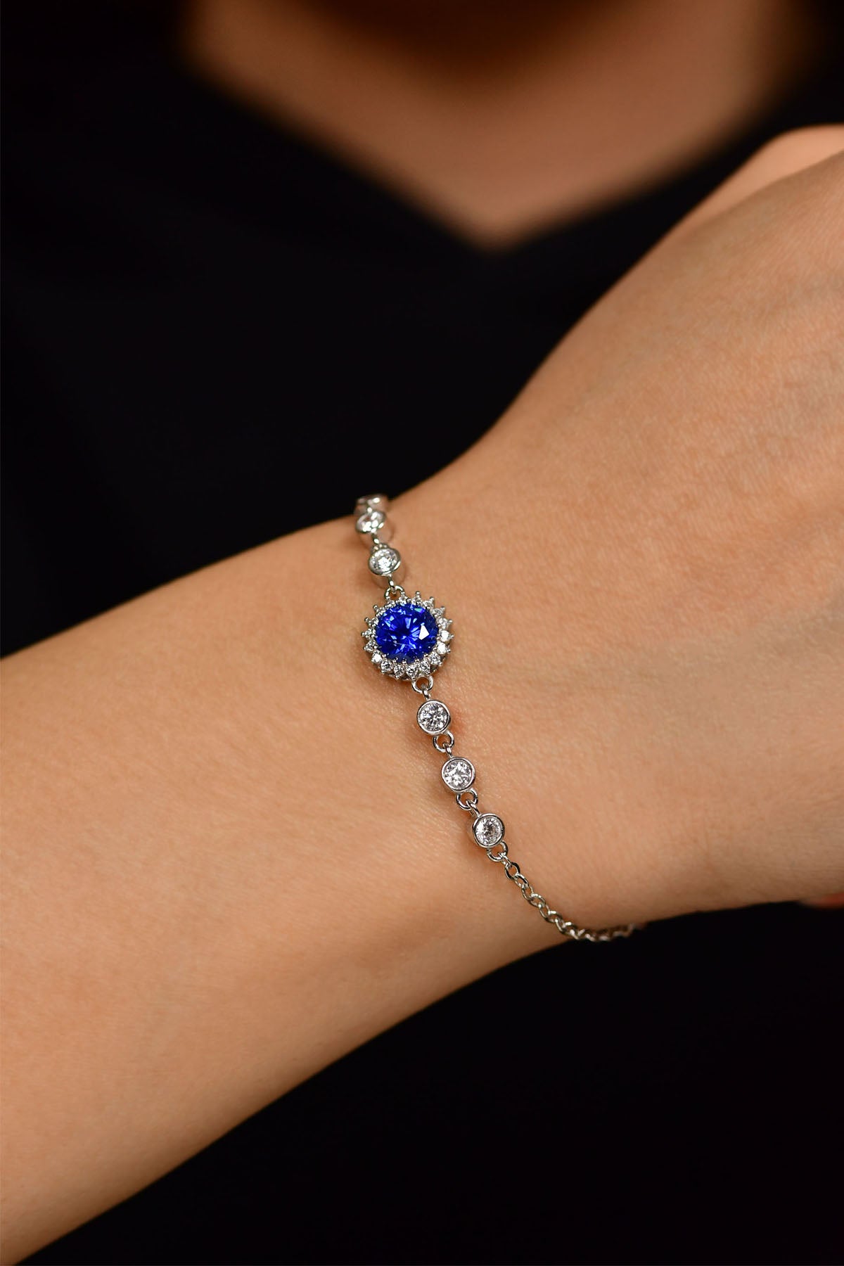 Rhodium Sapphire Round Halo, Blue Bracelet in 925 sterling silver - view 2
