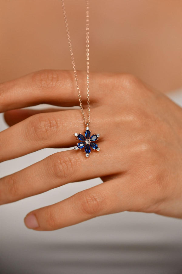 Safir Taşlı Rose Lotus Çiçeği Gümüş Kolye