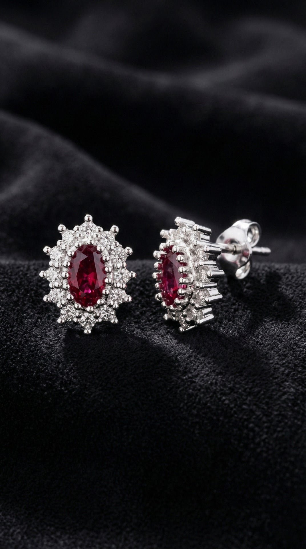 Yakut Taşlı Rodyum Oval Anturaj Minimal Çivili Gümüş Küpe