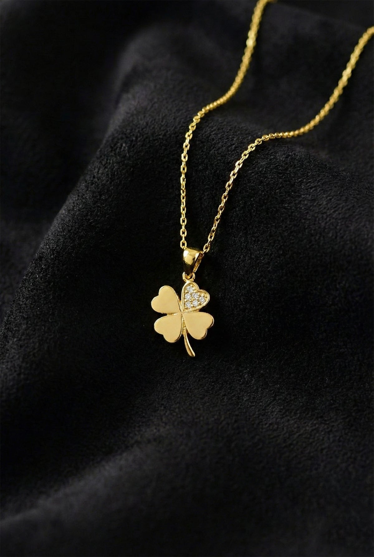 Gold Four Leaf Clover Zircon Pendant Necklace in 925 sterling silver