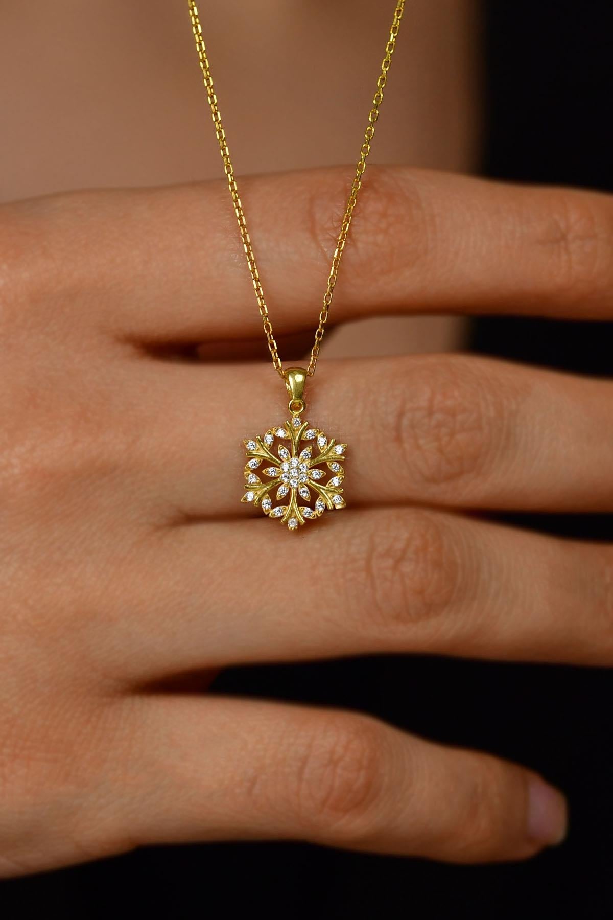 Zirkon Taşlı Gold Kar Tanesi Gümüş Kolye