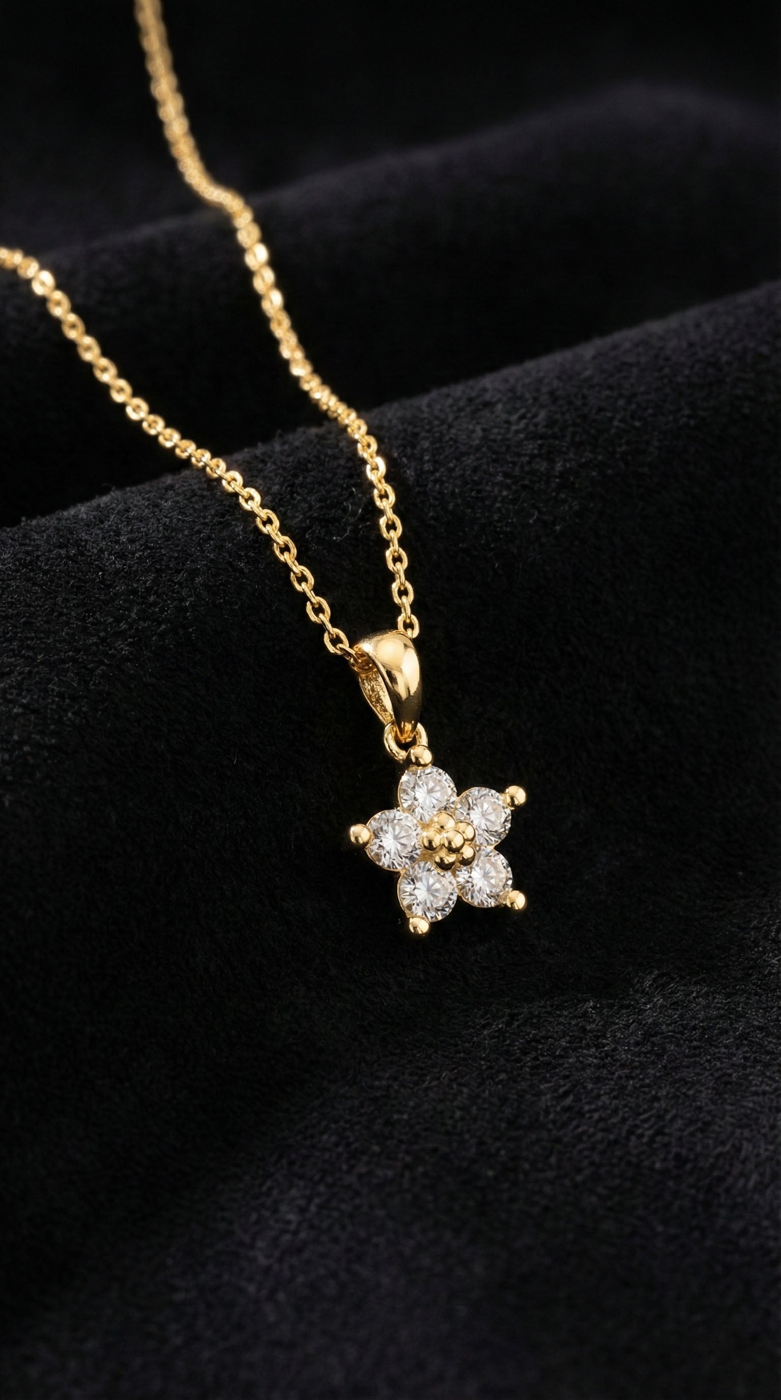 Zirkon Taşlı Gold Manolya Çiçeği Gümüş Kolye