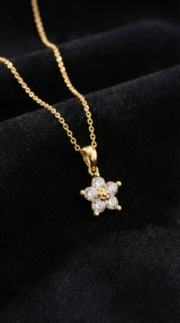 Zirkon Taşlı Gold Manolya Çiçeği Gümüş Kolye