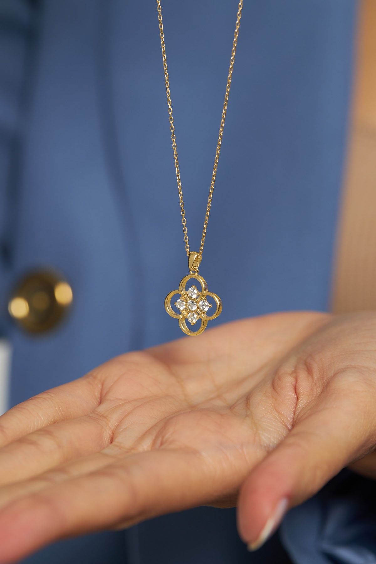 Gold Clover Flower Necklace with Zircon in 925 sterling silver - view 2