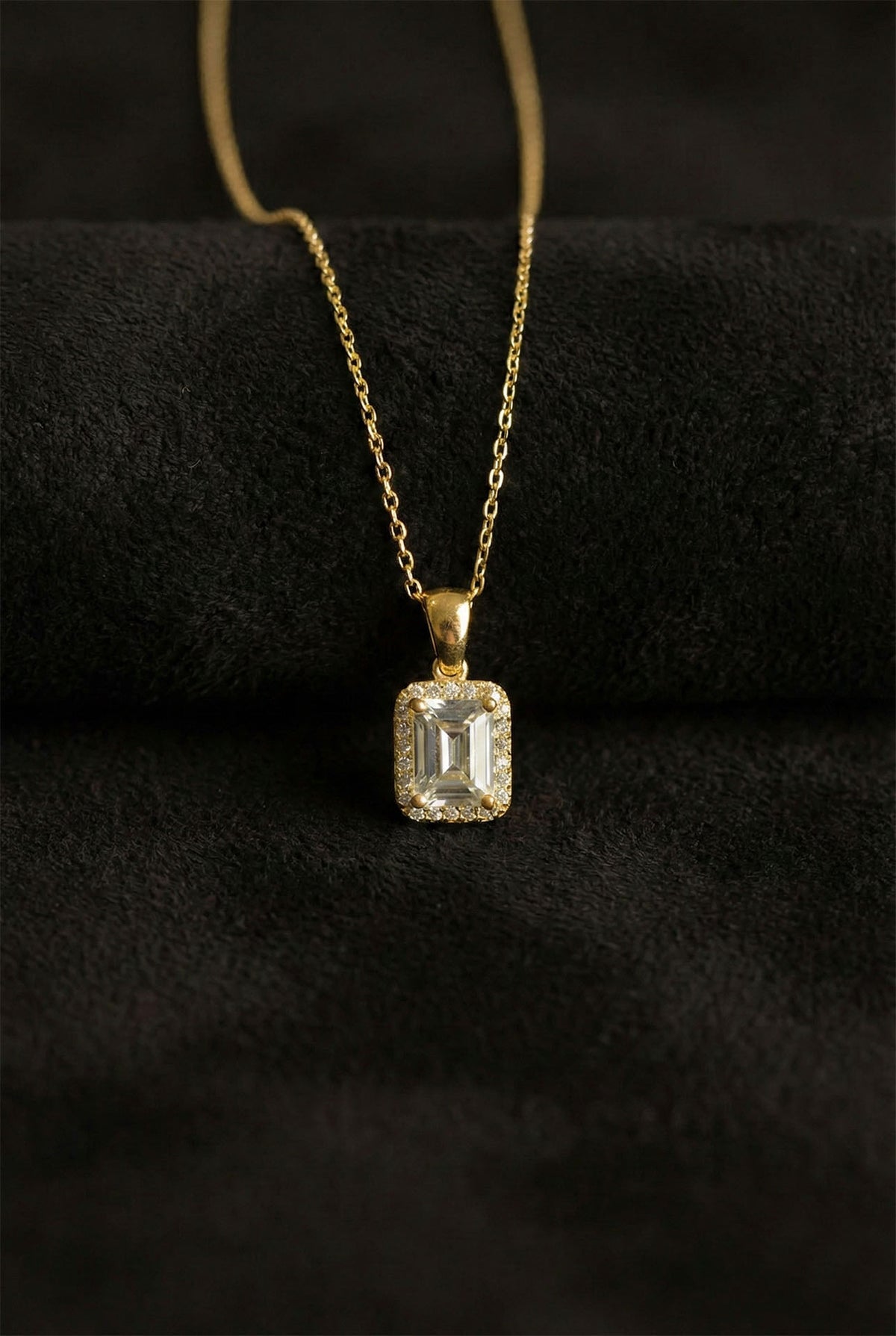 Gold Plated Baguette Solitaire Zircon Necklace in 925 sterling silver