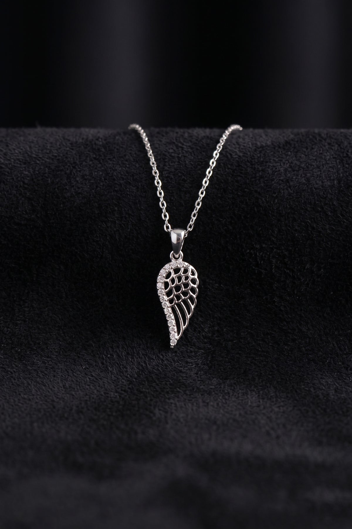 Rhodium Angel Wing Zircon - Pendant Necklace in 925 sterling silver
