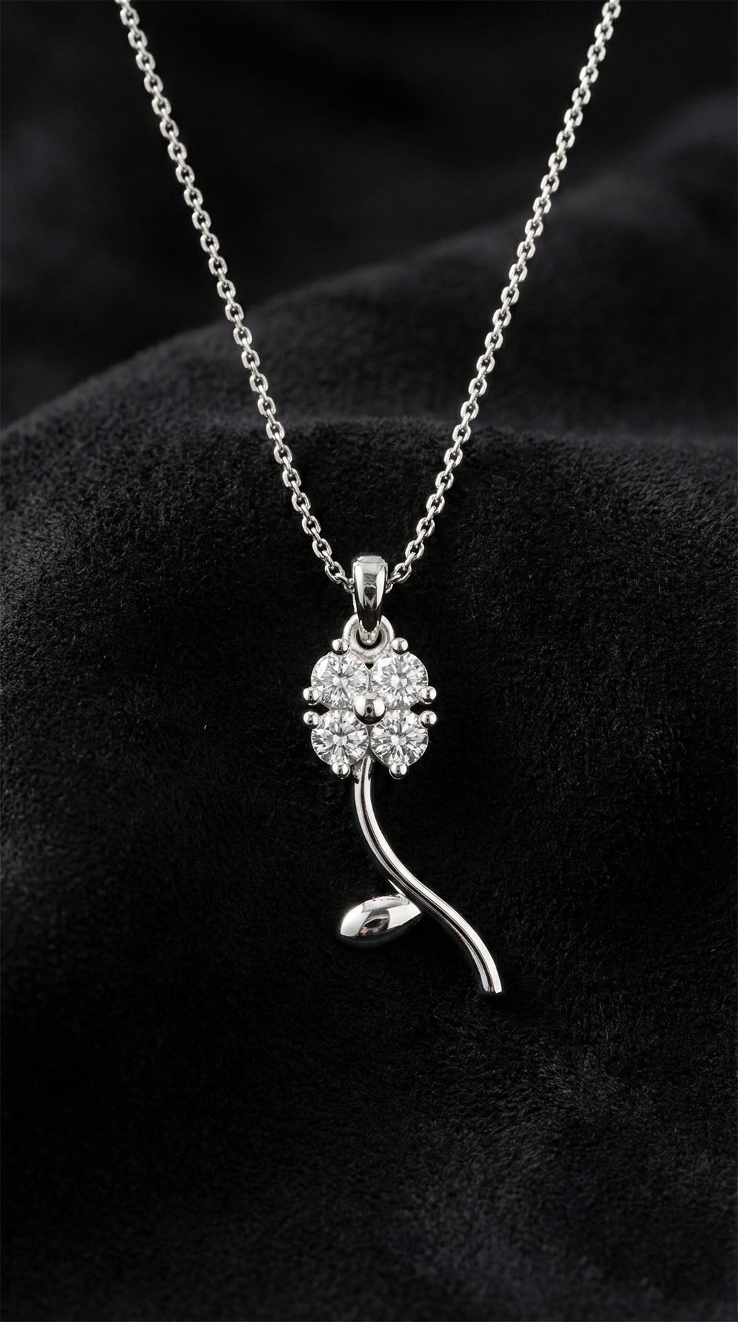 Rhodium Clover Pendant Necklace with Zircon in 925 sterling silver