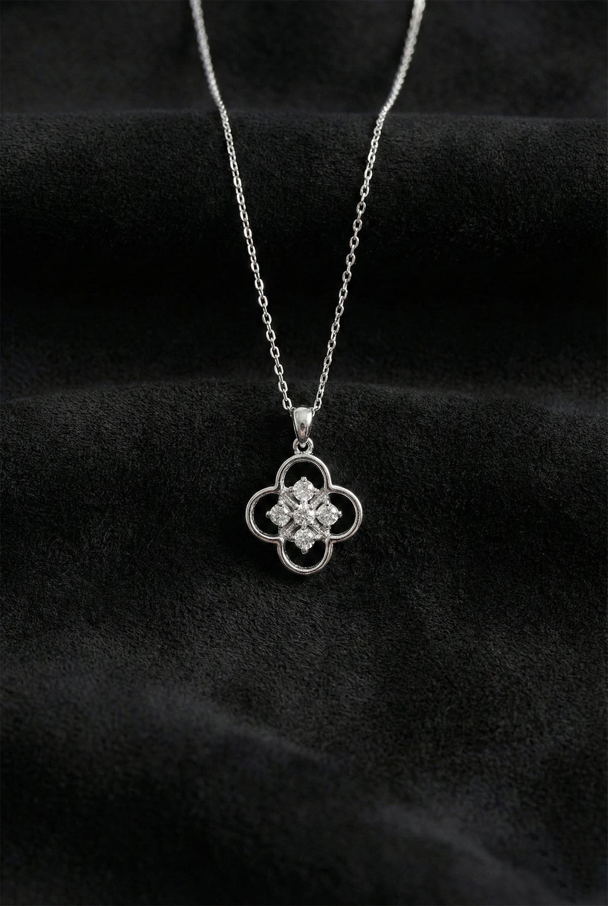 Rhodium Clover Flower Necklace with Zircon in 925 sterling silver