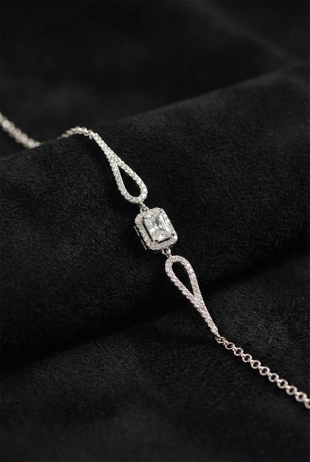 Baguette-Zirkonia Solitär-Halo-Armband aus 925er Sterlingsilber