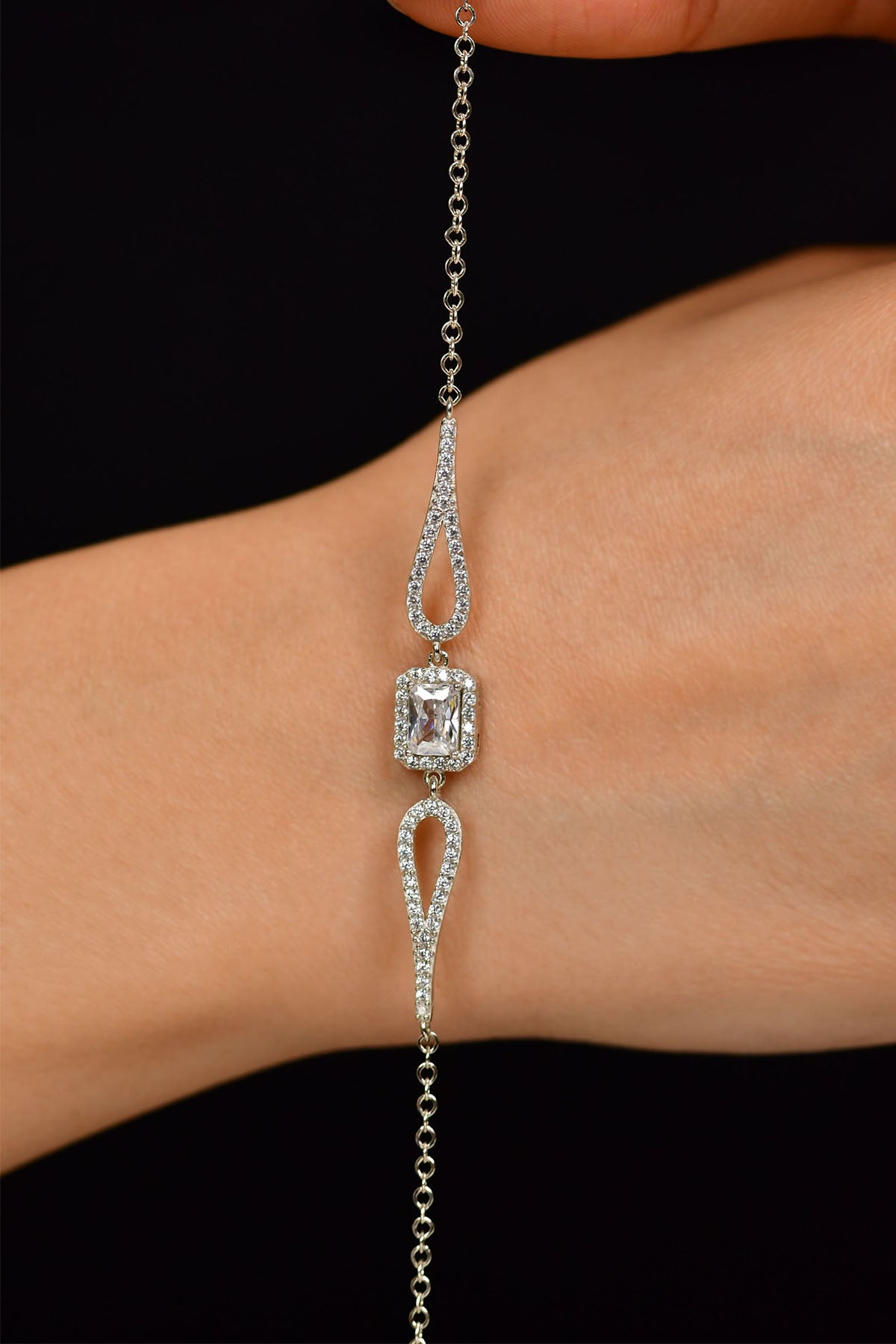 Baguette Zircon Solitaire Halo Bracelet | 925 Silver