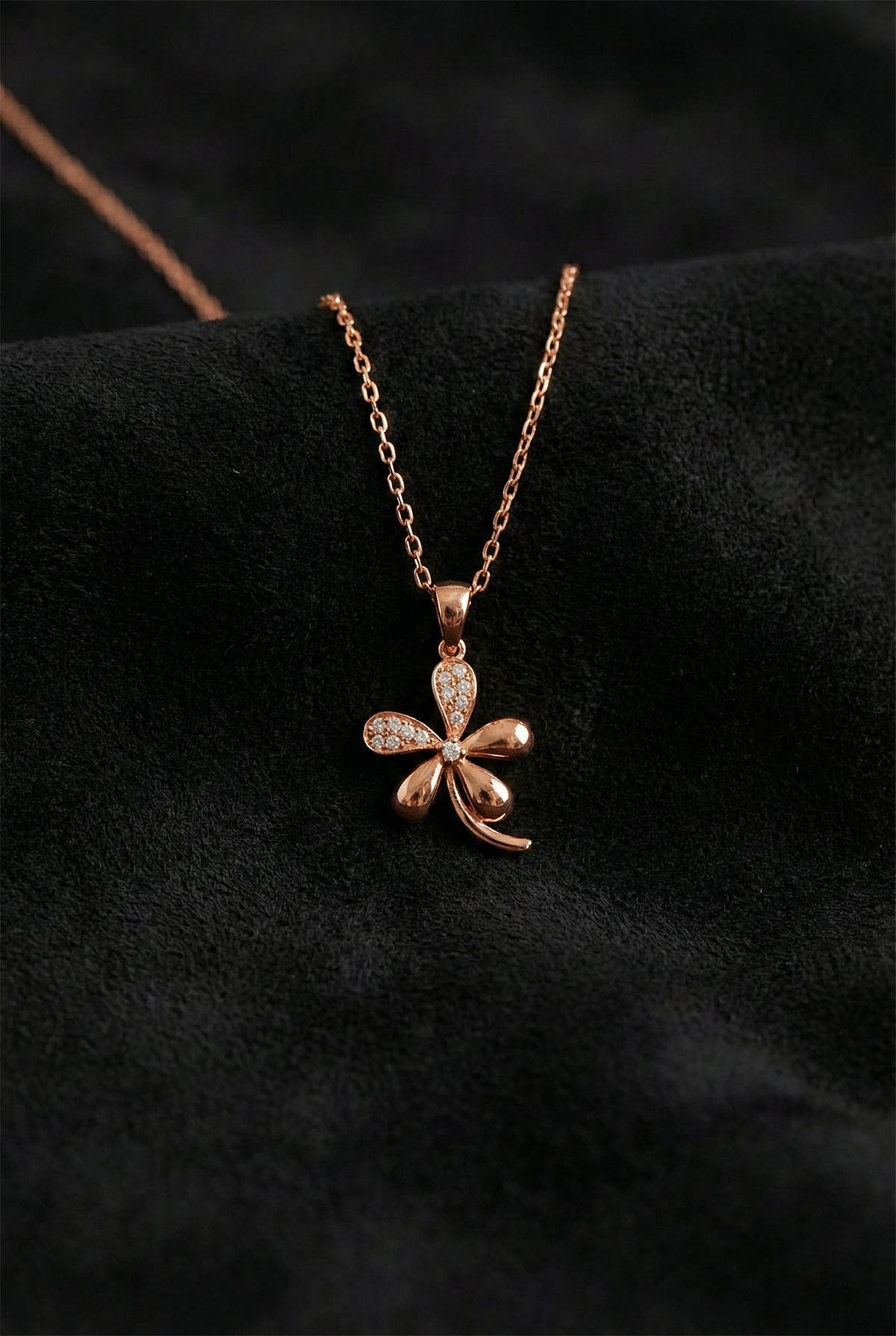Rose Gold Five Leaf Clover Necklace with Zircon in 925 sterling silver