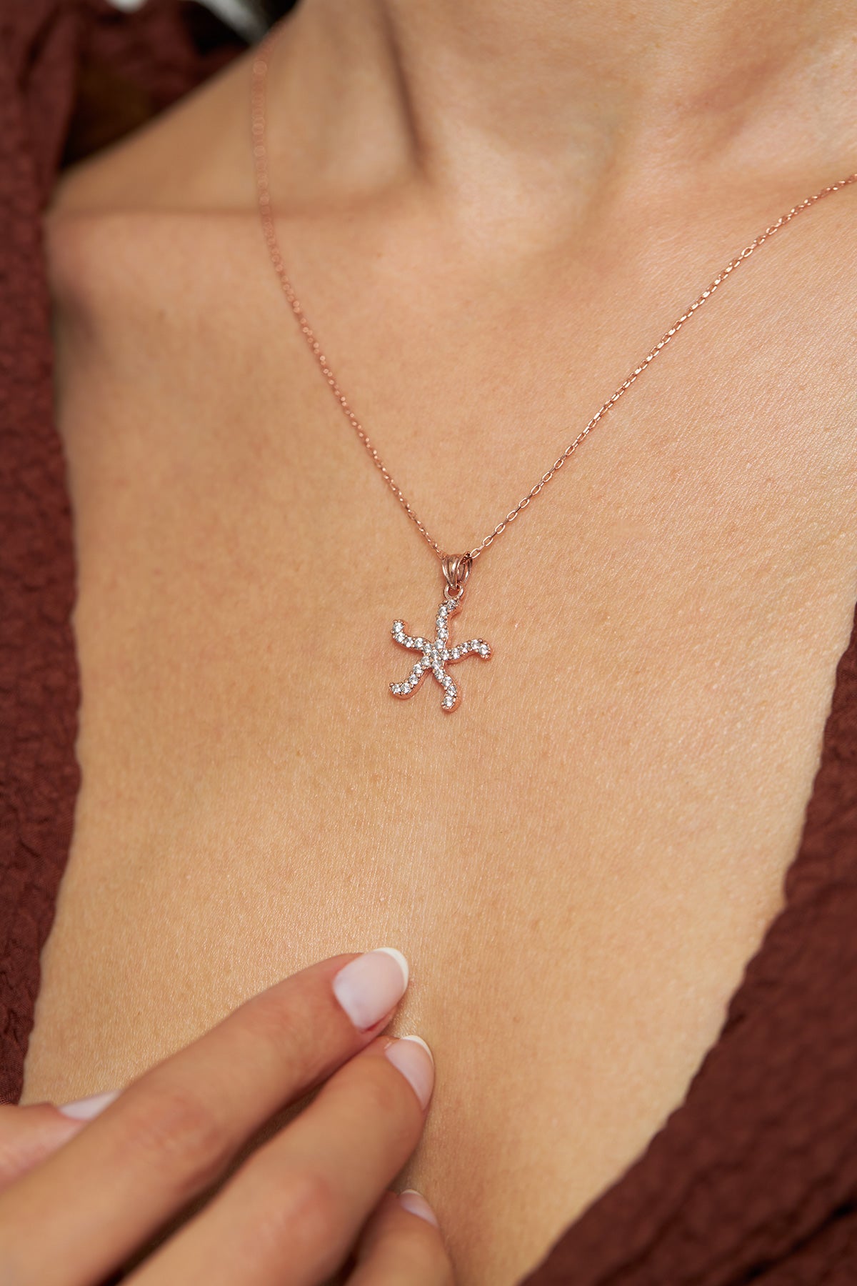 Rose Gold Starfish Necklace with Zircon in 925 sterling silver - view 3