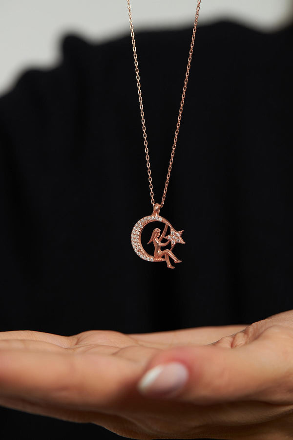 Zirkon Taşlı Rose Kız Figürlü Ay Yıldız Gümüş Kolye