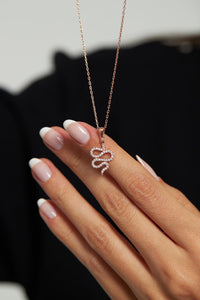 Zirkon Taşlı Rose Minimal Yılan Gümüş Kolye