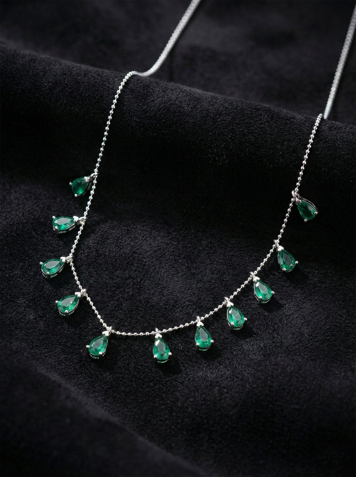Shakira Teardrop Necklace Emerald Zircon in 925 sterling silver