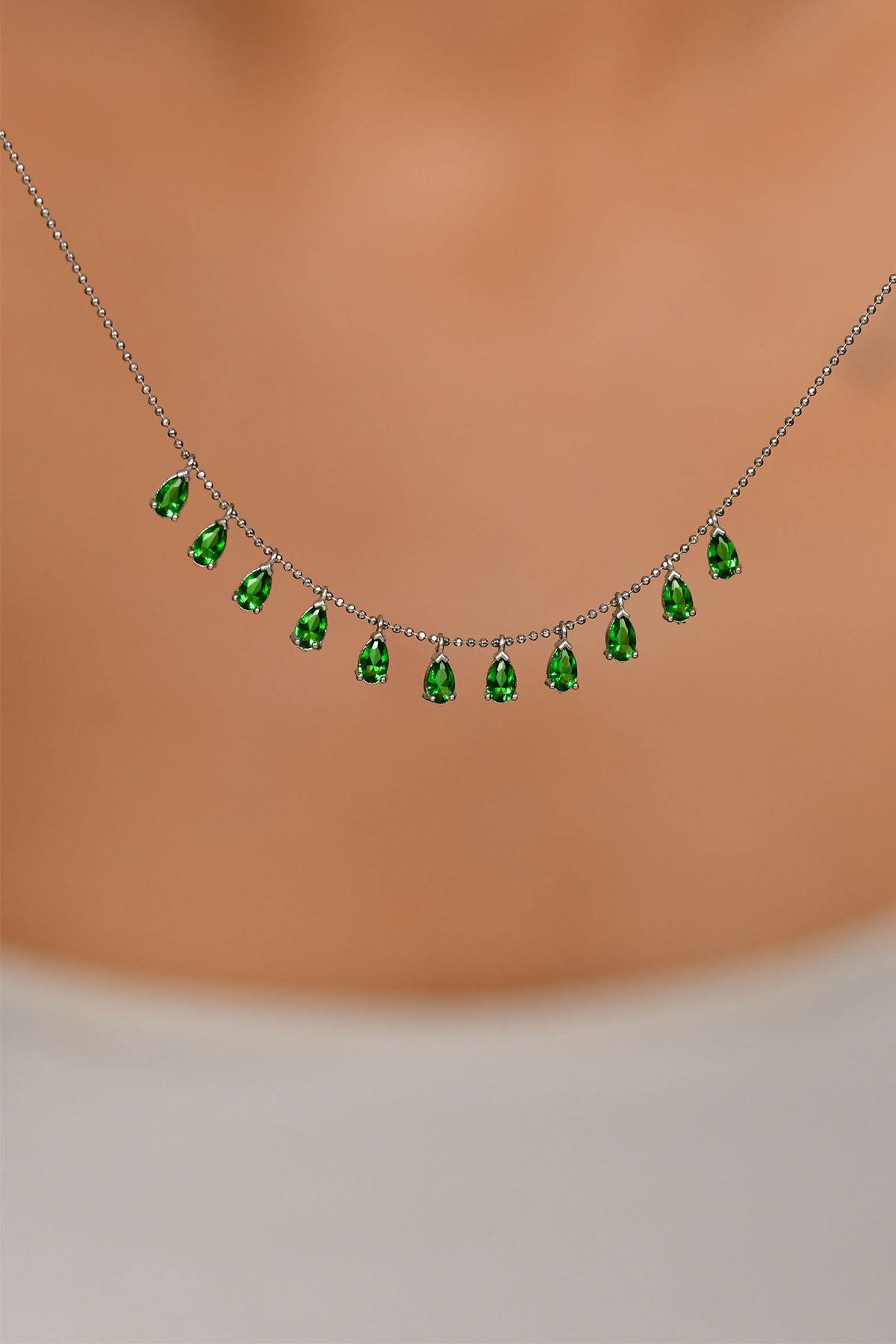 Shakira Teardrop Necklace Emerald Zircon in 925 sterling silver - view 3
