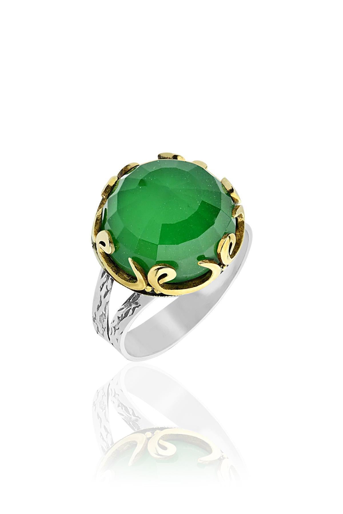 Emerald Vav Letter Motif Traditional Set Silver